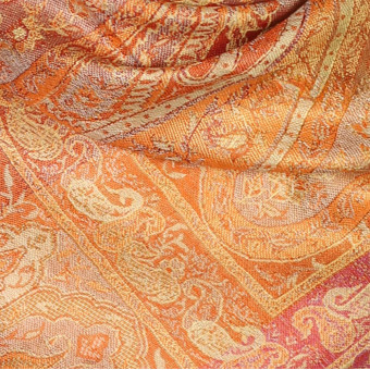 Delikatny szal jedwabny paisley w kolorze miedzianym do sukienki wieczorowej 50x180cm.